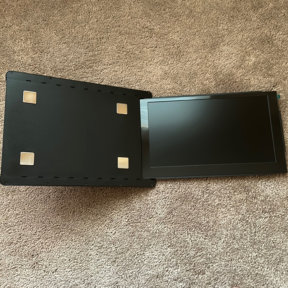 External laptop monitor
